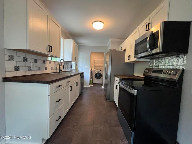 206 D Carlton Street, Carthage, NC 28327