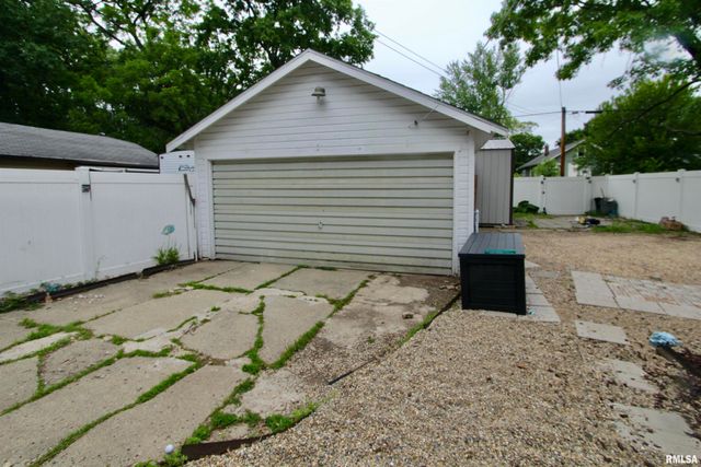 405 E MAYWOOD Avenue, Peoria, IL 61603