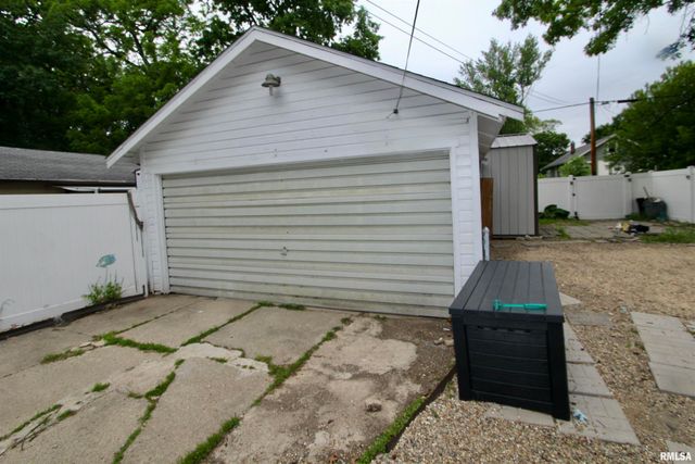 405 E MAYWOOD Avenue, Peoria, IL 61603