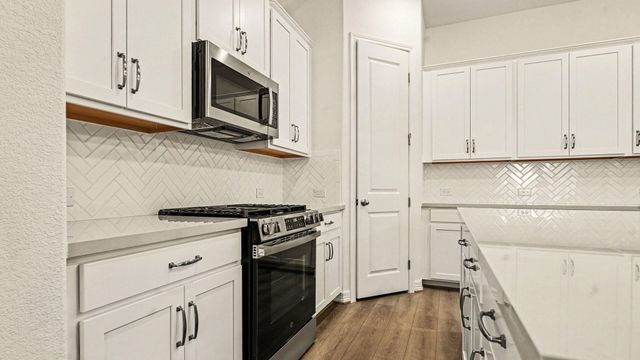 14823 Mission Avenue, Mont Belvieu, TX 77523