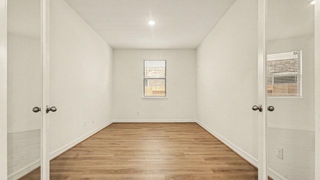 14823 Mission Avenue, Mont Belvieu, TX 77523