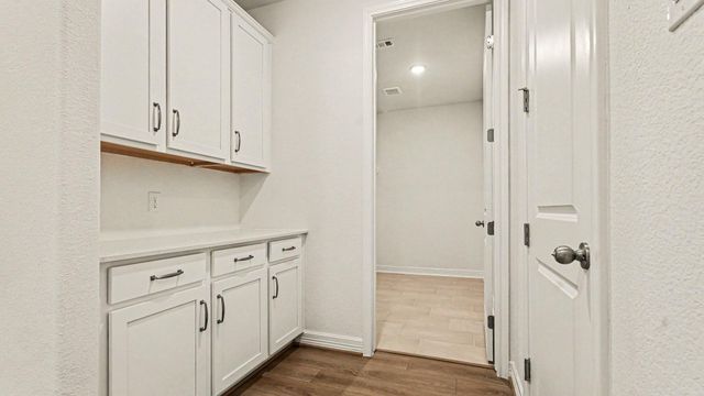 14823 Mission Avenue, Mont Belvieu, TX 77523