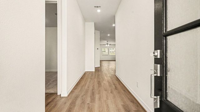 14823 Mission Avenue, Mont Belvieu, TX 77523