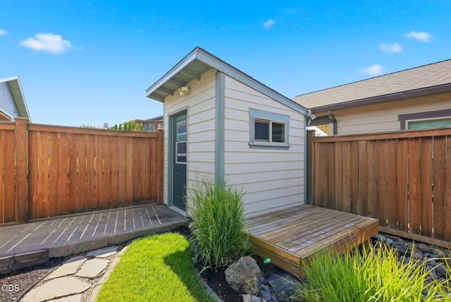 4496 SW Zenith Avenue, Redmond, OR 97756