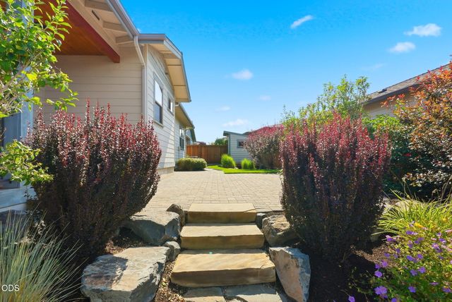 4496 SW Zenith Avenue, Redmond, OR 97756