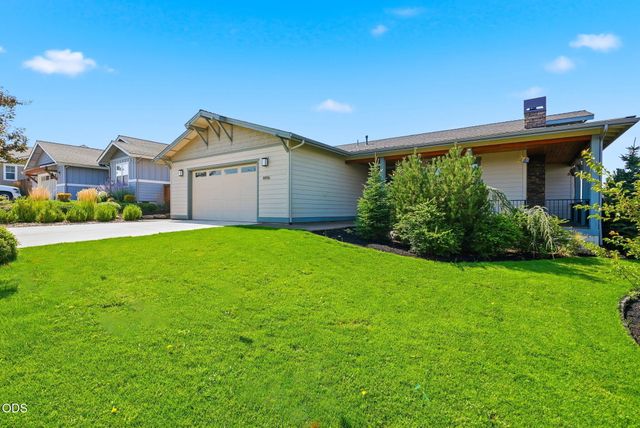 4496 SW Zenith Avenue, Redmond, OR 97756
