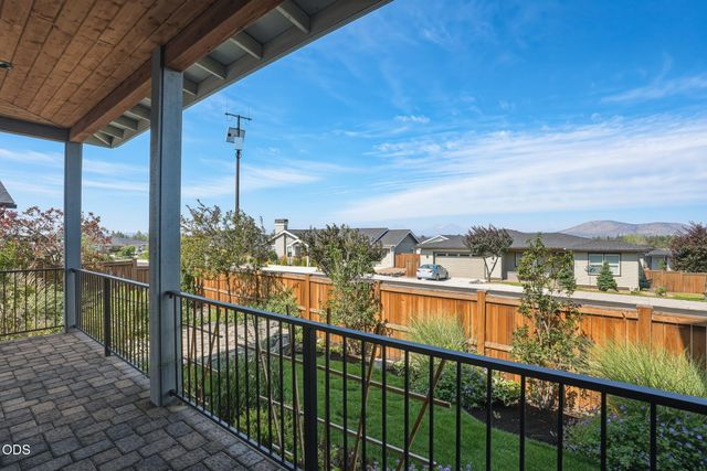 4496 SW Zenith Avenue, Redmond, OR 97756
