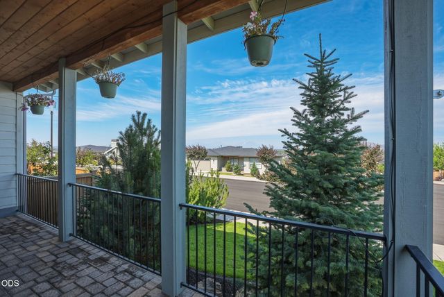 4496 SW Zenith Avenue, Redmond, OR 97756