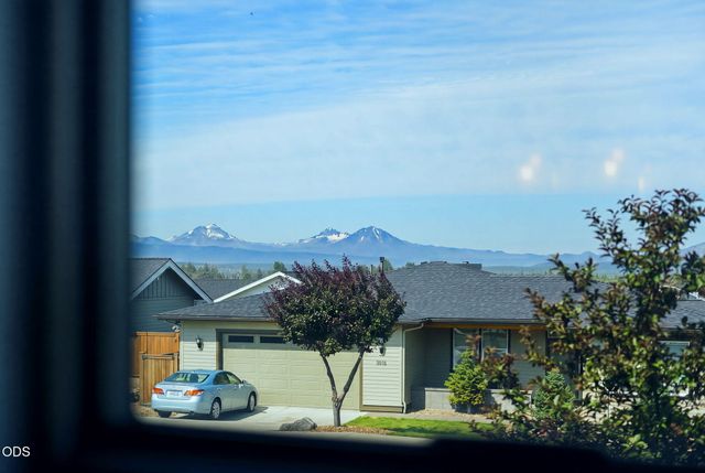 4496 SW Zenith Avenue, Redmond, OR 97756