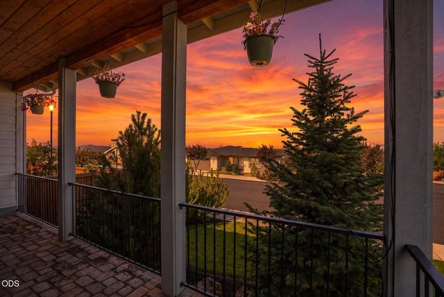4496 SW Zenith Avenue, Redmond, OR 97756
