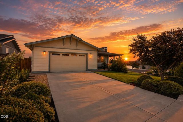 4496 SW Zenith Avenue, Redmond, OR 97756
