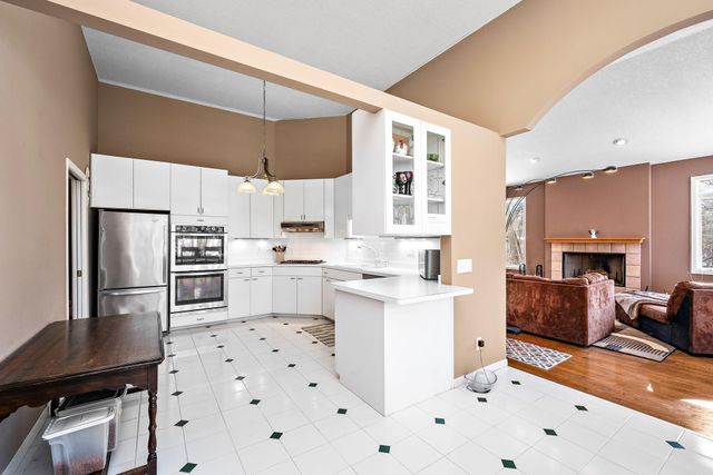 3114 County Road 101 S, Wayzata, MN 55391