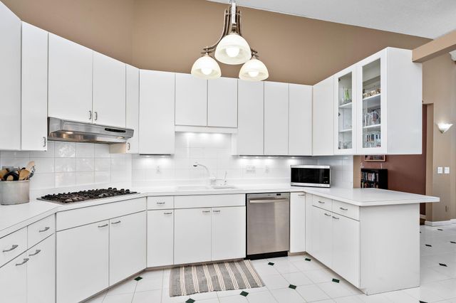 3114 County Road 101 S, Wayzata, MN 55391