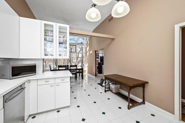 3114 County Road 101 S, Wayzata, MN 55391