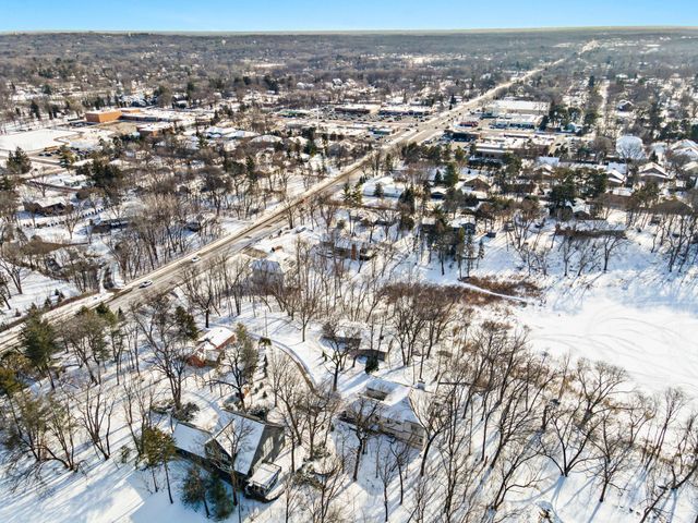 3114 County Road 101 S, Wayzata, MN 55391