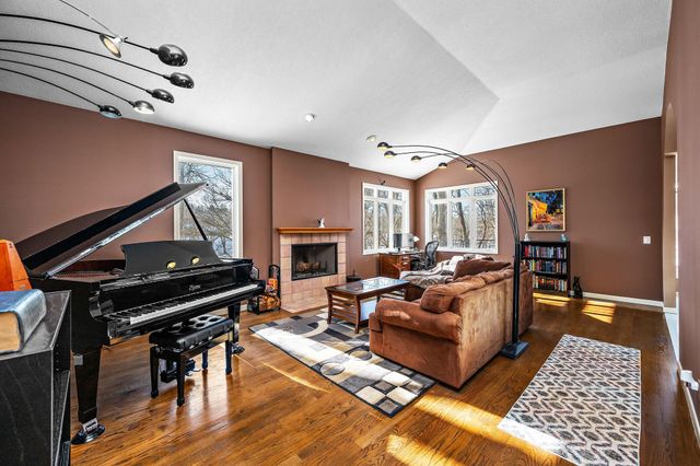 3114 County Road 101 S, Wayzata, MN 55391