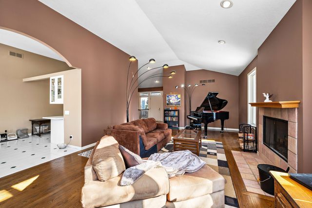 3114 County Road 101 S, Wayzata, MN 55391