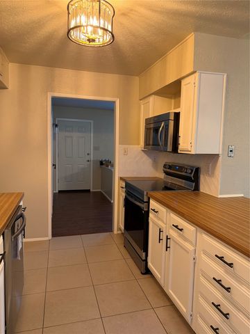 404 Whitney Street, Cedar Hill, TX 75104