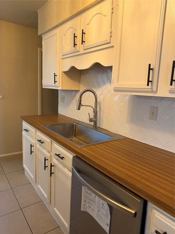 404 Whitney Street, Cedar Hill, TX 75104