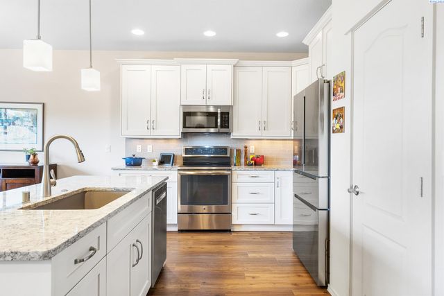 2691 Eaglewatch Lp, Richland, WA 99354