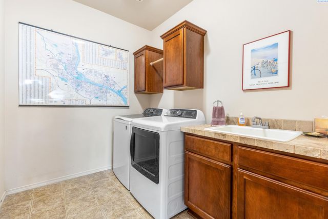 2691 Eaglewatch Lp, Richland, WA 99354