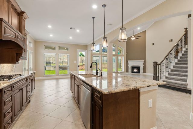 1400 Graystone Hills Drive, Conroe, TX 77304