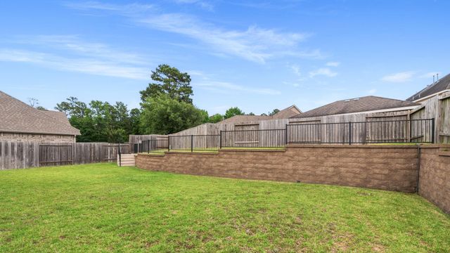 1400 Graystone Hills Drive, Conroe, TX 77304