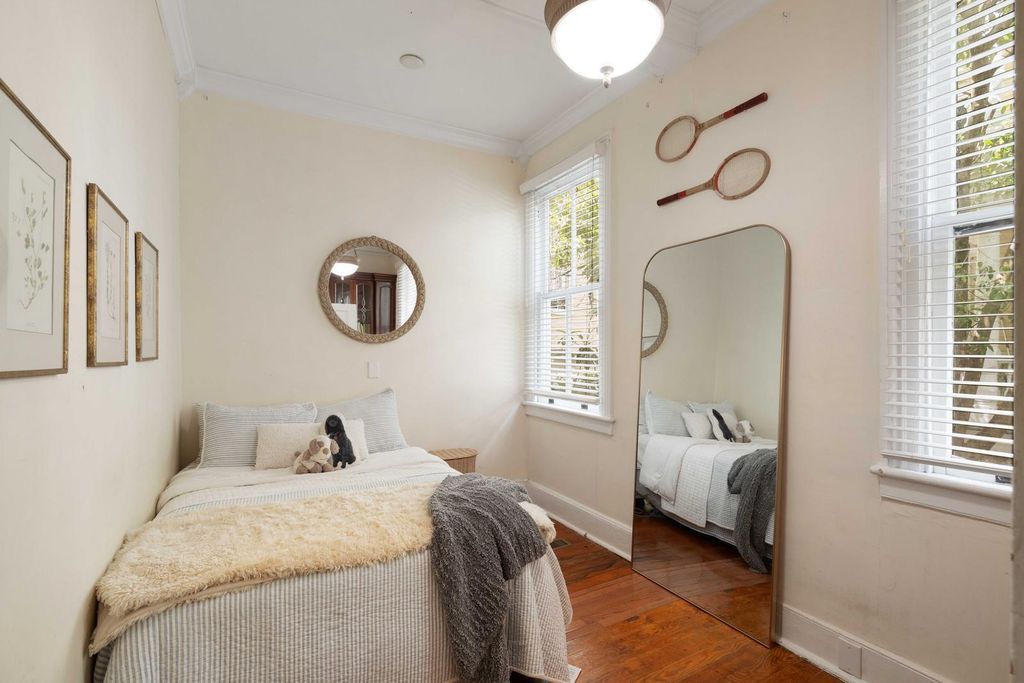 Image 12 of property listing at 77 Pitt Street, Charleston, SC 29403