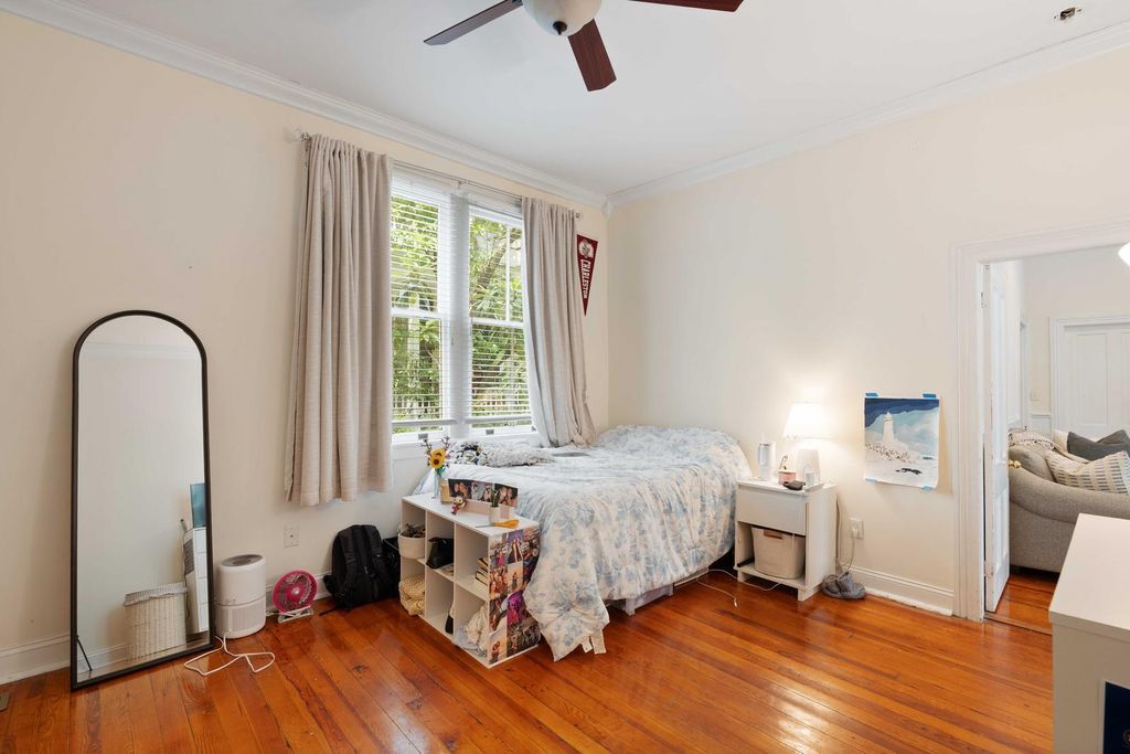 Image 17 of property listing at 77 Pitt Street, Charleston, SC 29403