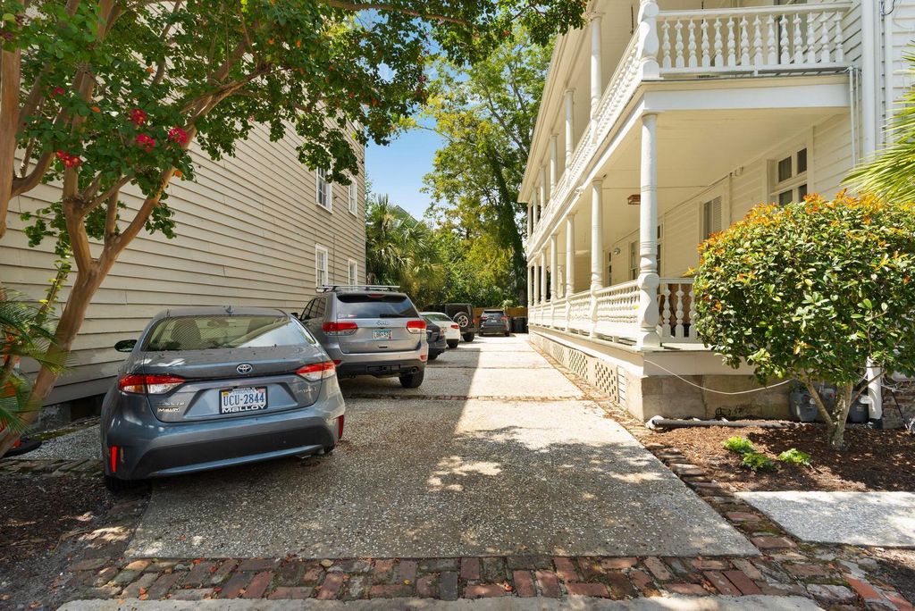 Image 2 of property listing at 77 Pitt Street, Charleston, SC 29403