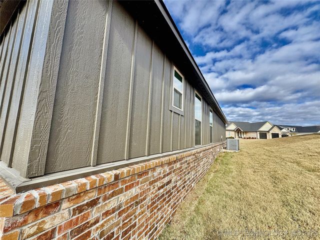 768 E Harlan Drive, Tahlequah, OK 74464