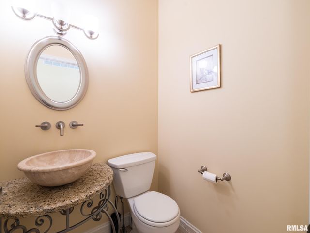 1108 THORNBERRY Lane, Germantown Hills, IL 61548
