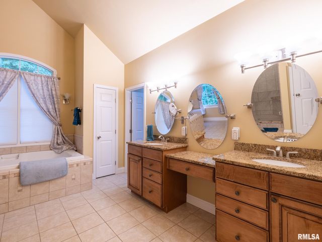1108 THORNBERRY Lane, Germantown Hills, IL 61548