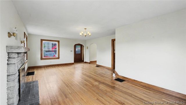 200 N Indiana Avenue, Sellersburg, IN 47172