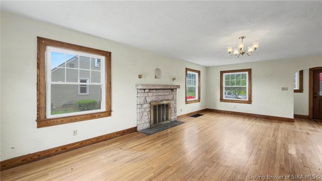 200 N Indiana Avenue, Sellersburg, IN 47172