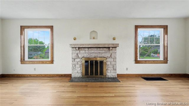 200 N Indiana Avenue, Sellersburg, IN 47172