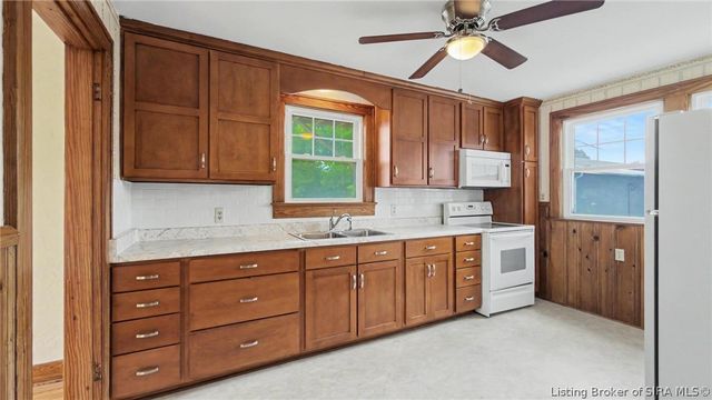 200 N Indiana Avenue, Sellersburg, IN 47172