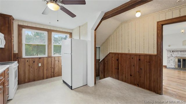 200 N Indiana Avenue, Sellersburg, IN 47172