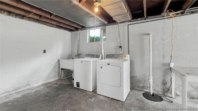 200 N Indiana Avenue, Sellersburg, IN 47172