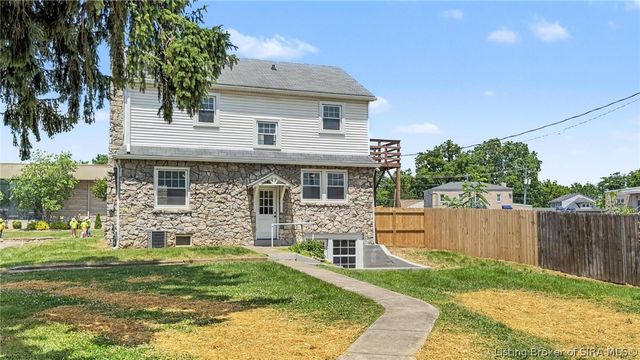 200 N Indiana Avenue, Sellersburg, IN 47172