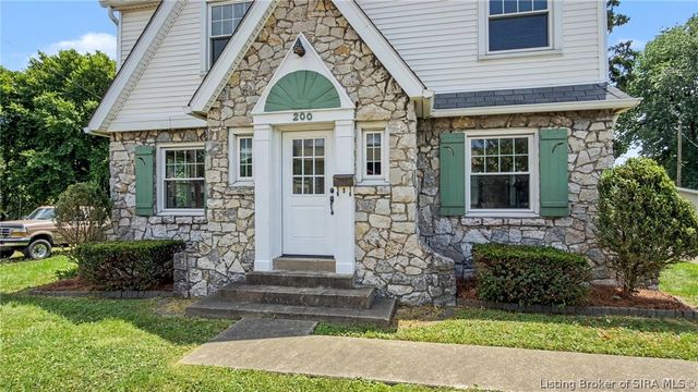 200 N Indiana Avenue, Sellersburg, IN 47172