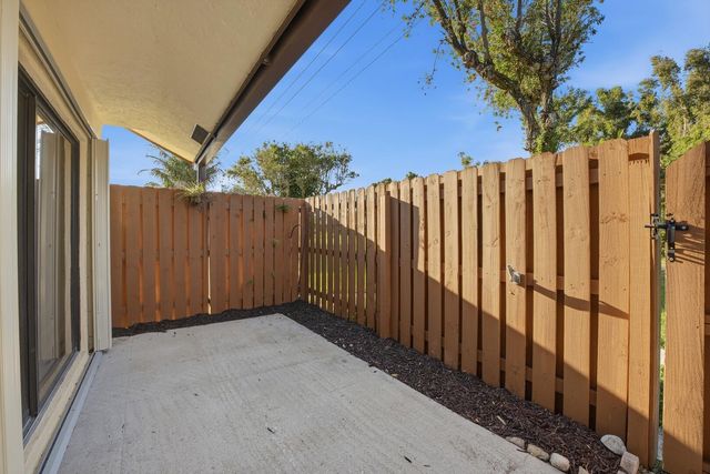 131 Springdale Circle, Palm Springs, FL 33461