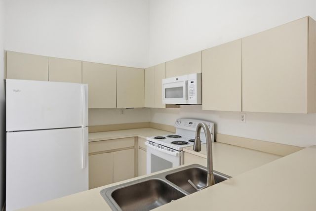 131 Springdale Circle, Palm Springs, FL 33461