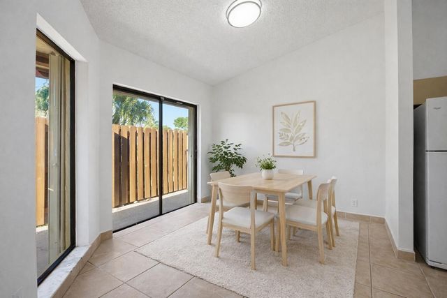 131 Springdale Circle, Palm Springs, FL 33461