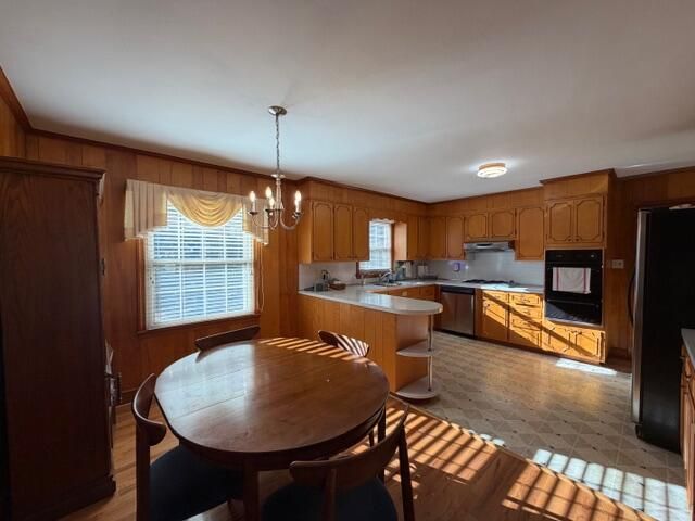 525 Tanglewood DR, Martinsville, VA 24112