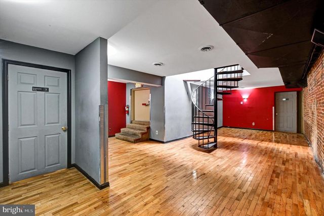 15 E CENTRE ST, Baltimore, MD 21202