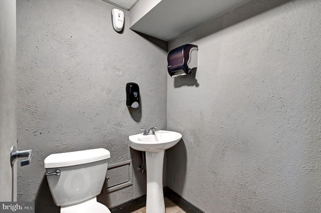 15 E CENTRE ST, Baltimore, MD 21202