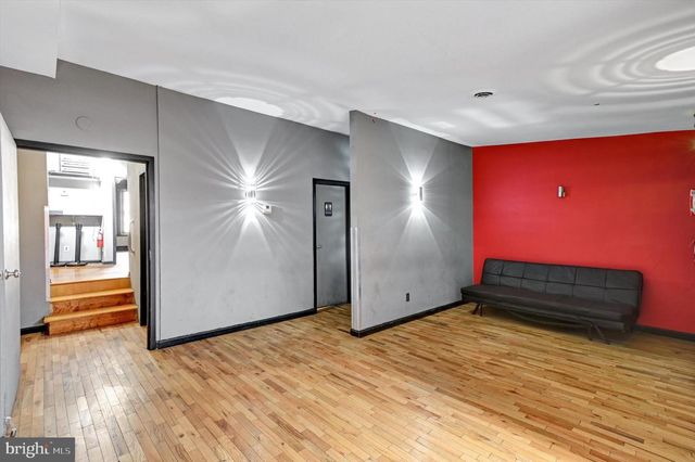 15 E CENTRE ST, Baltimore, MD 21202