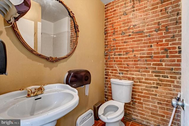 15 E CENTRE ST, Baltimore, MD 21202