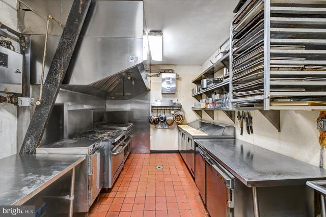 15 E CENTRE ST, Baltimore, MD 21202